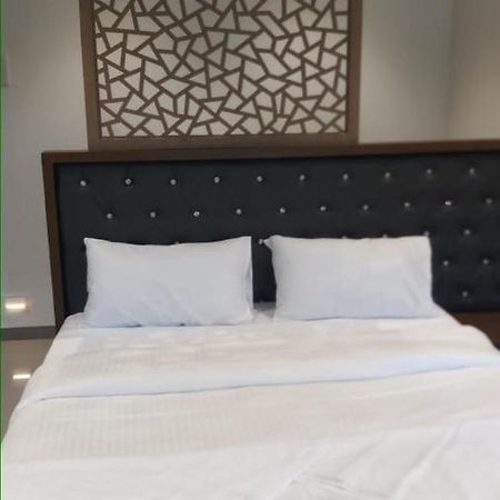 Dukes Plaza Hotel Kalyān Esterno foto