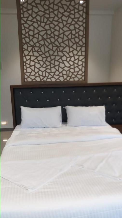 Dukes Plaza Hotel Kalyān Esterno foto